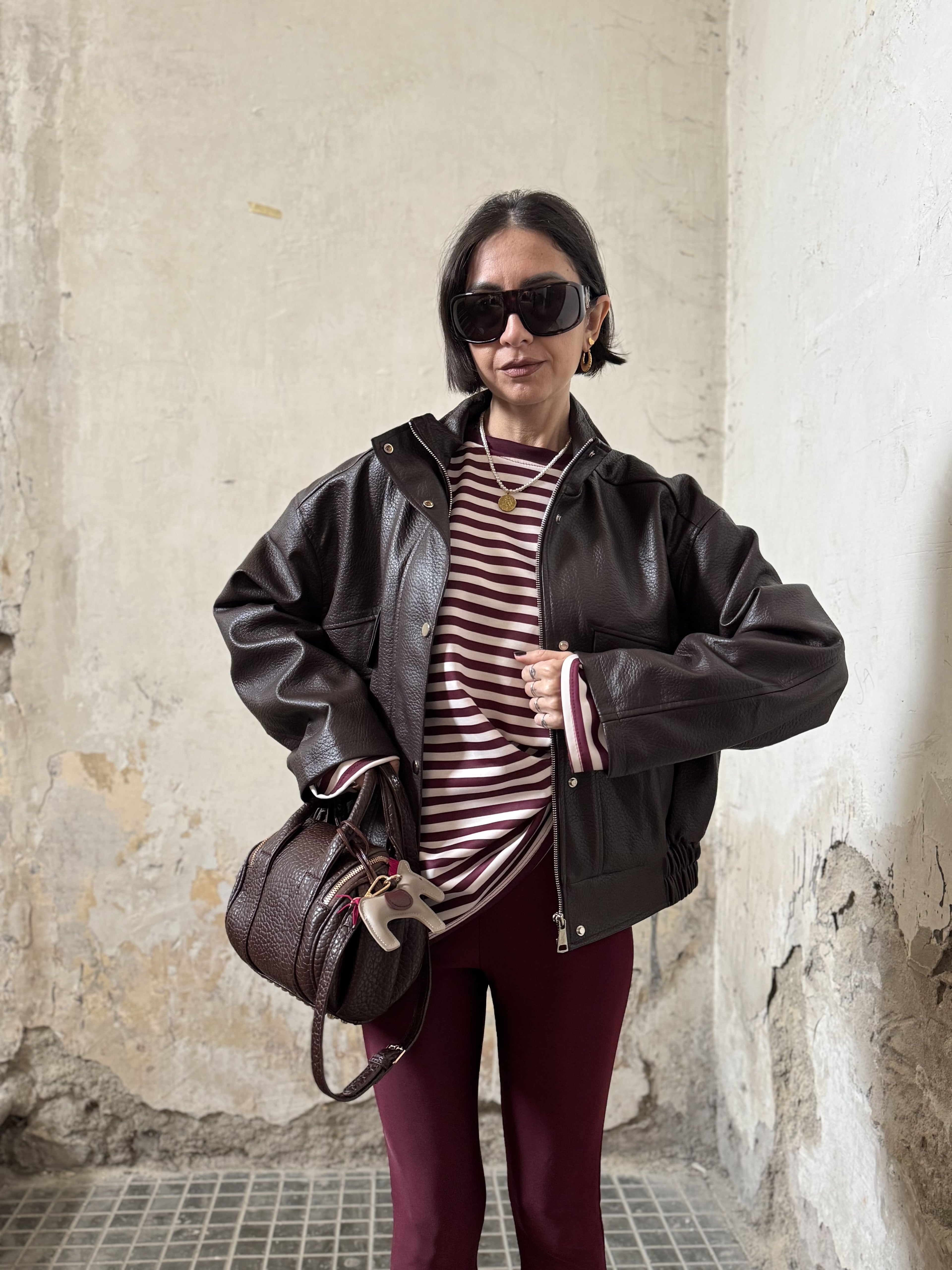 Bomber Donna in Similpelle Martellata Marrone – Interno Foderato, Doppia Chiusura e Dettagli Argentati | Taglie XS/S – M/L