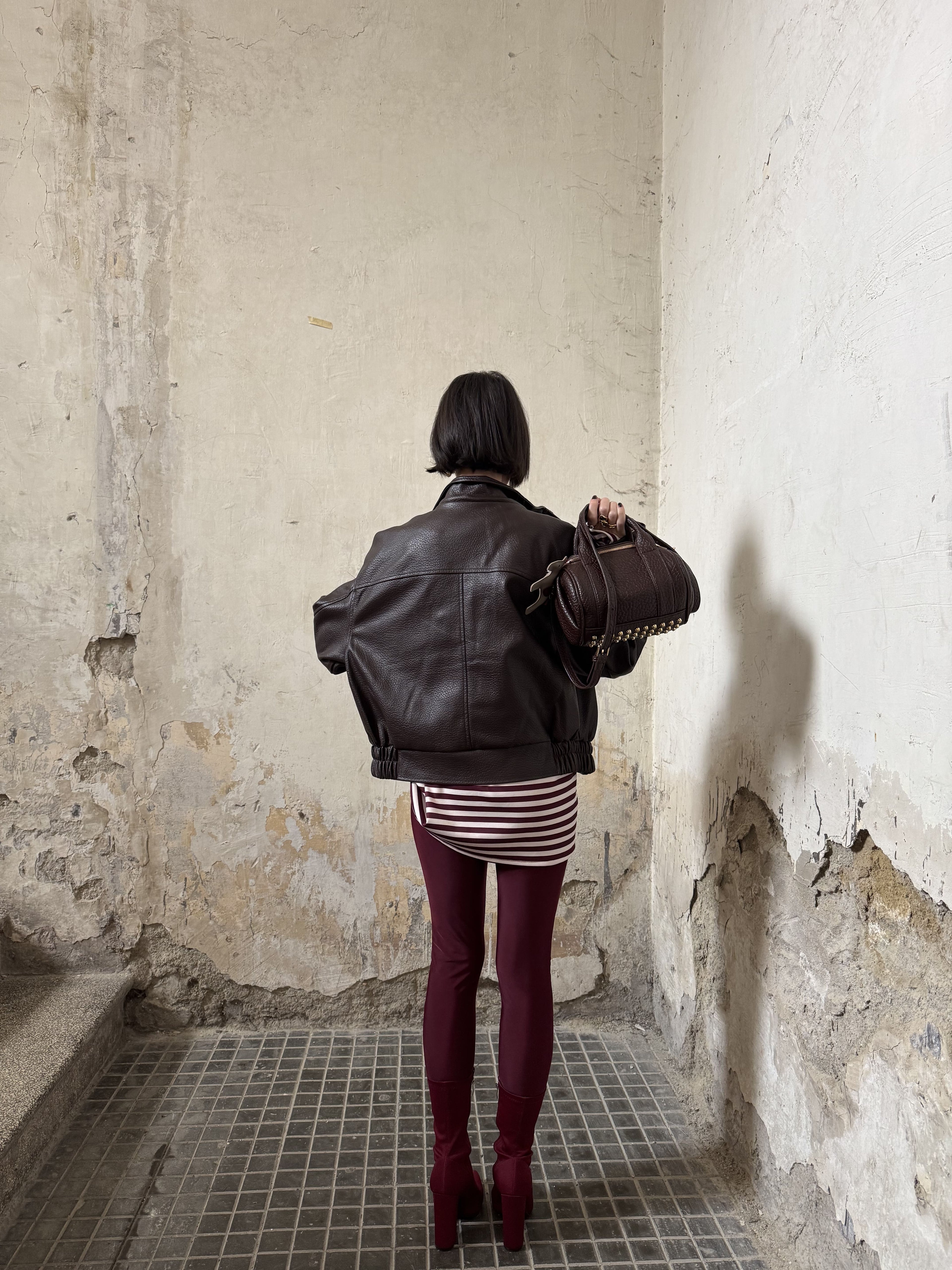 Bomber Donna in Similpelle Martellata Marrone – Interno Foderato, Doppia Chiusura e Dettagli Argentati | Taglie XS/S – M/L