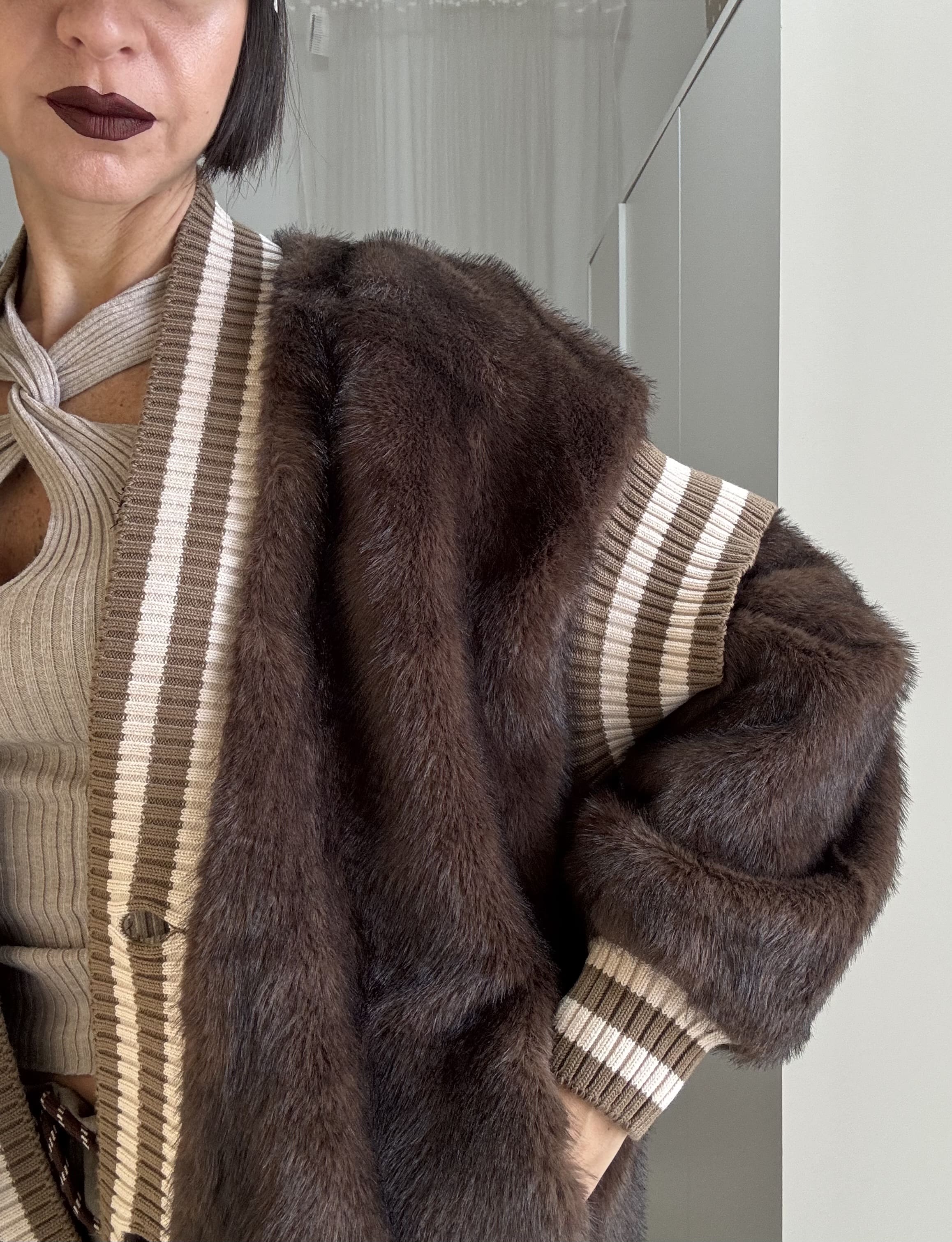 Giubbino Bomber in Eco Fur Oversize – Modello College, Taglia Unica (fino alla 50)