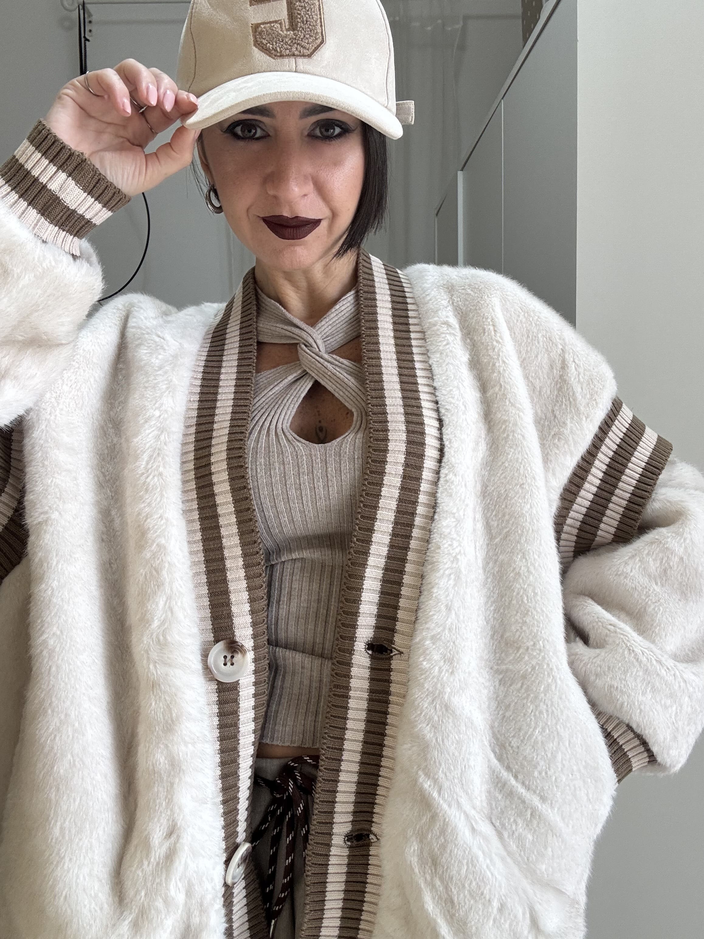 Giubbino Bomber in Eco Fur Oversize – Modello College, Taglia Unica (fino alla 50)