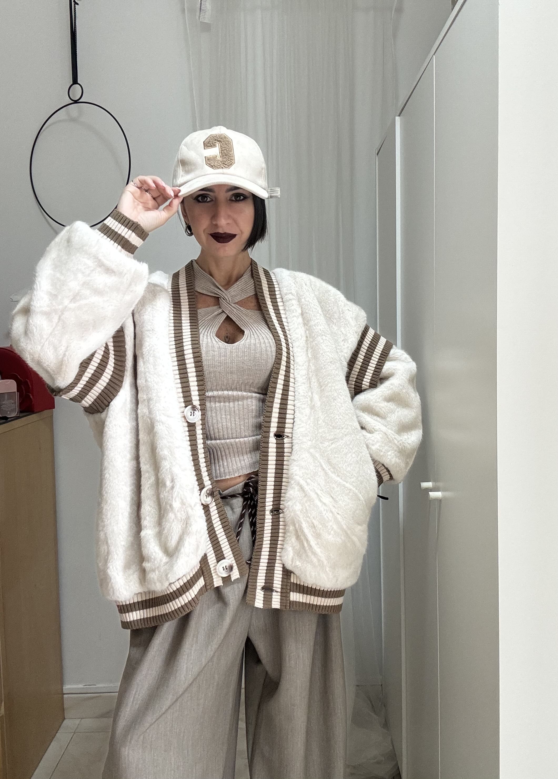 Giubbino Bomber in Eco Fur Oversize – Modello College, Taglia Unica (fino alla 50)