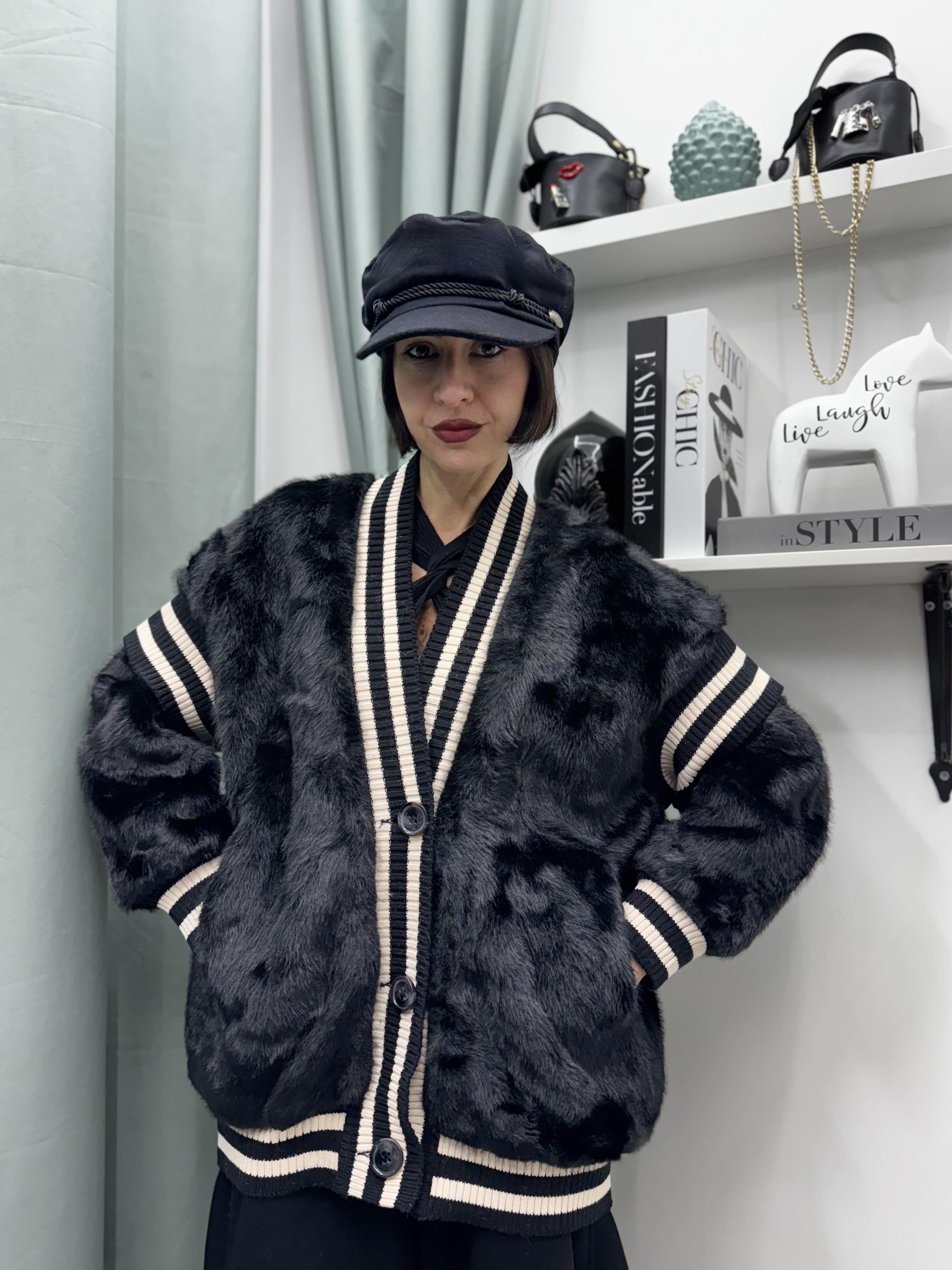 Giubbino Bomber in Eco Fur Oversize – Modello College, Taglia Unica (fino alla 50)