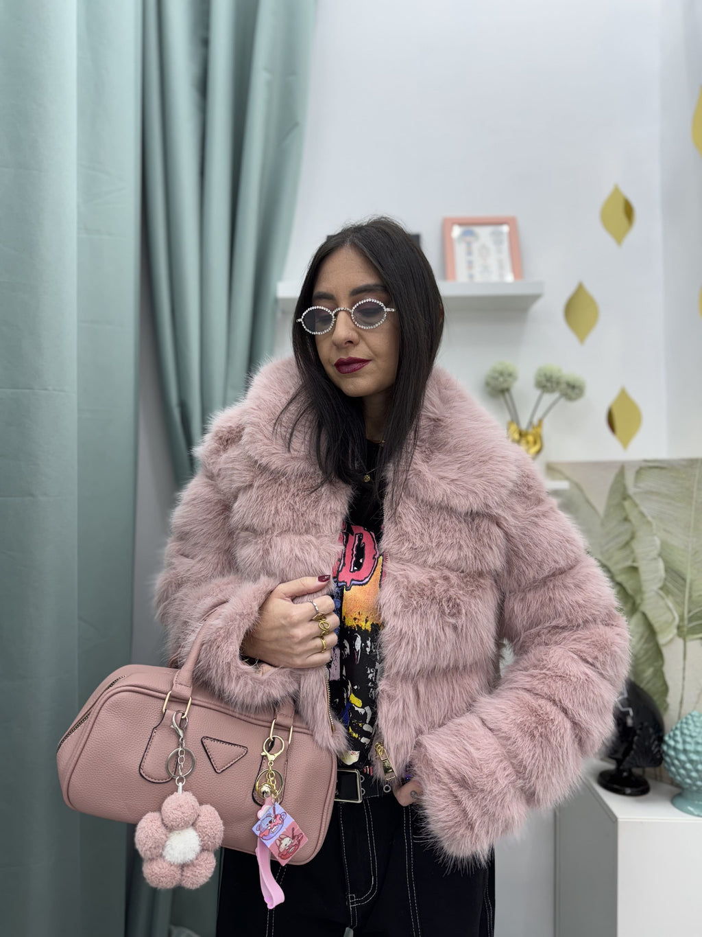 Giubbino in eco fur cropped con colletto