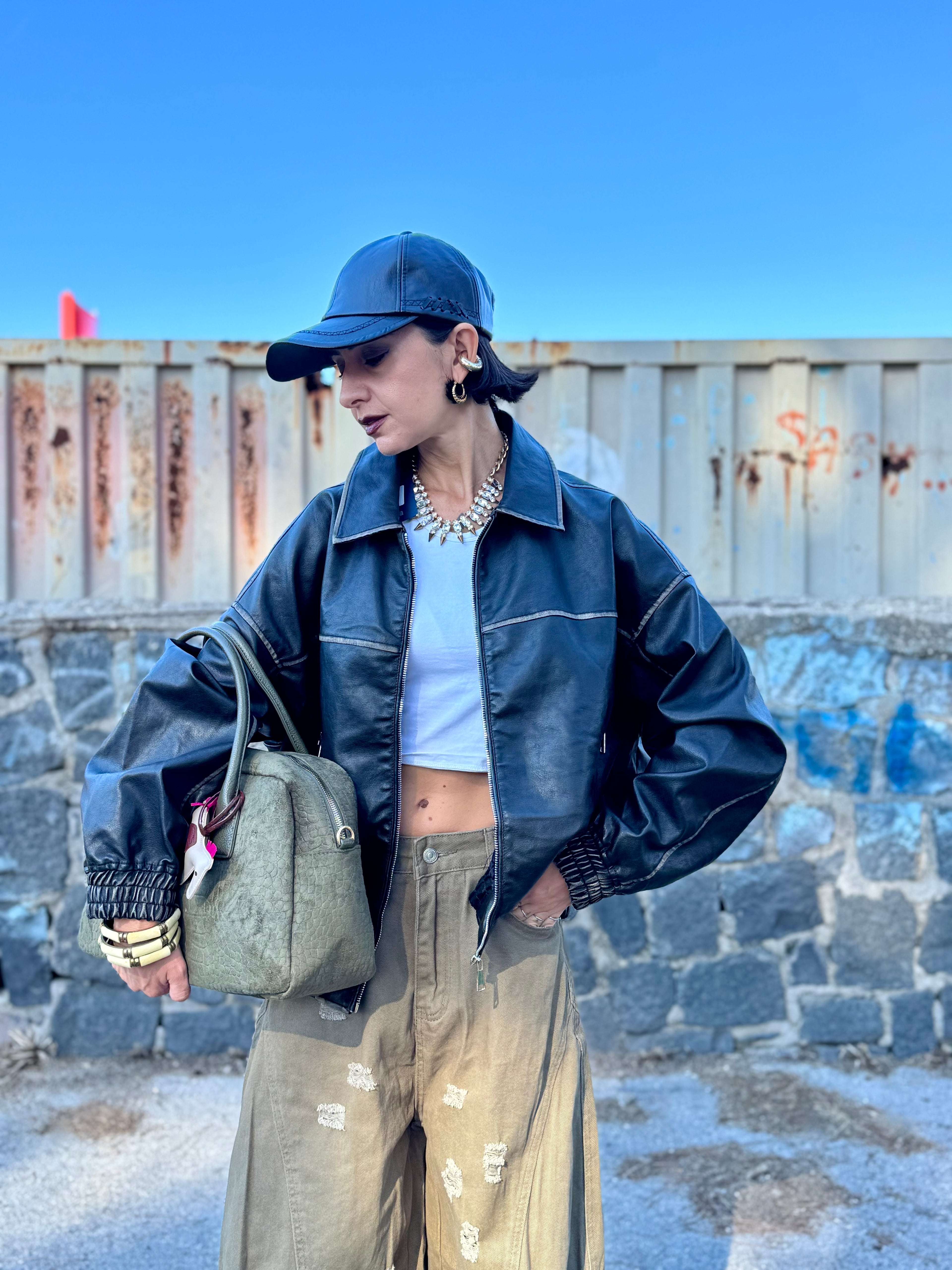 Giubbino bomber Oversize in Similpelle con Dettagli Vintage – Vestibilità comoda dalla taglia 40 alla 50