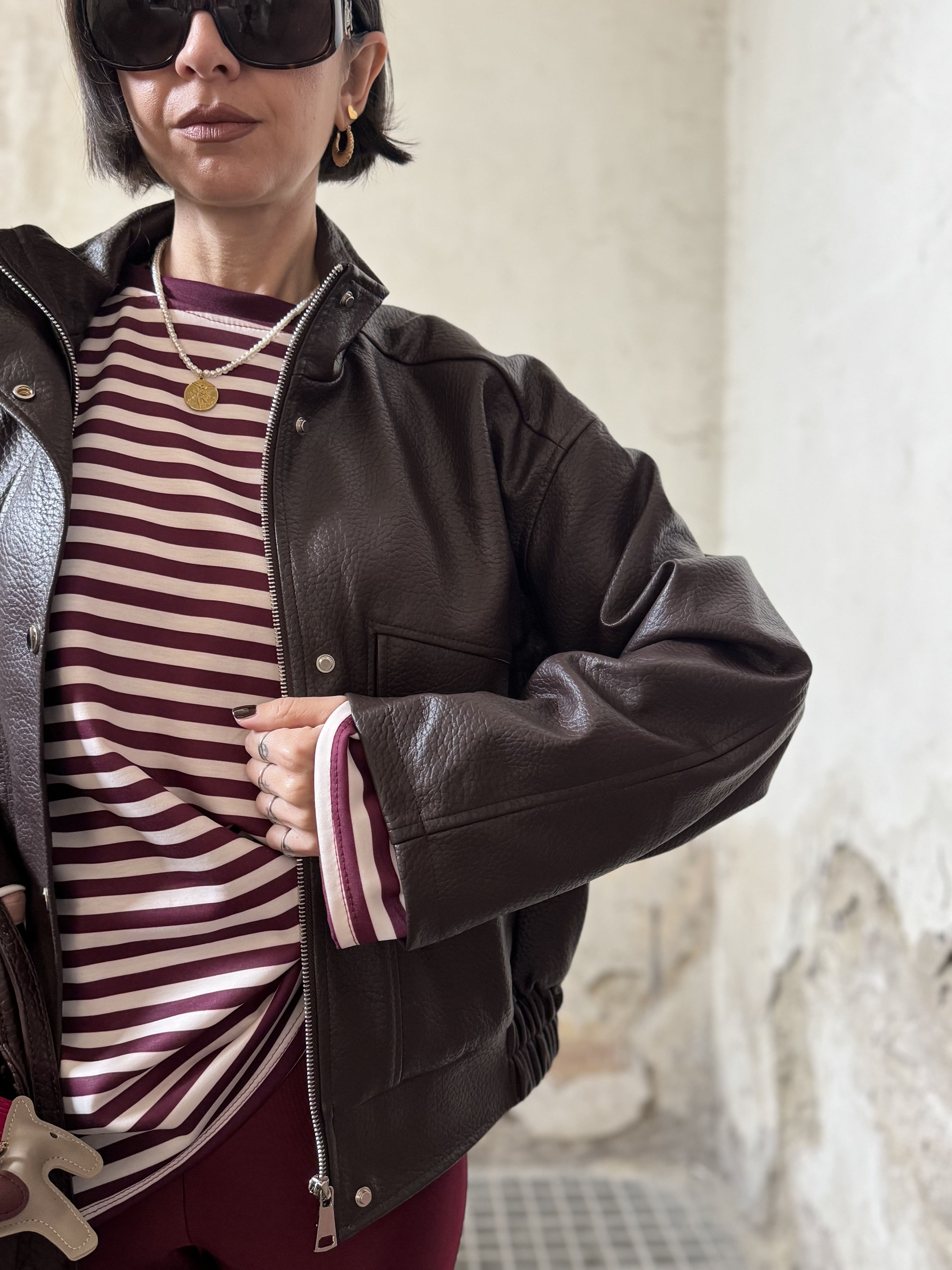 Bomber Donna in Similpelle Martellata Marrone – Interno Foderato, Doppia Chiusura e Dettagli Argentati | Taglie XS/S – M/L