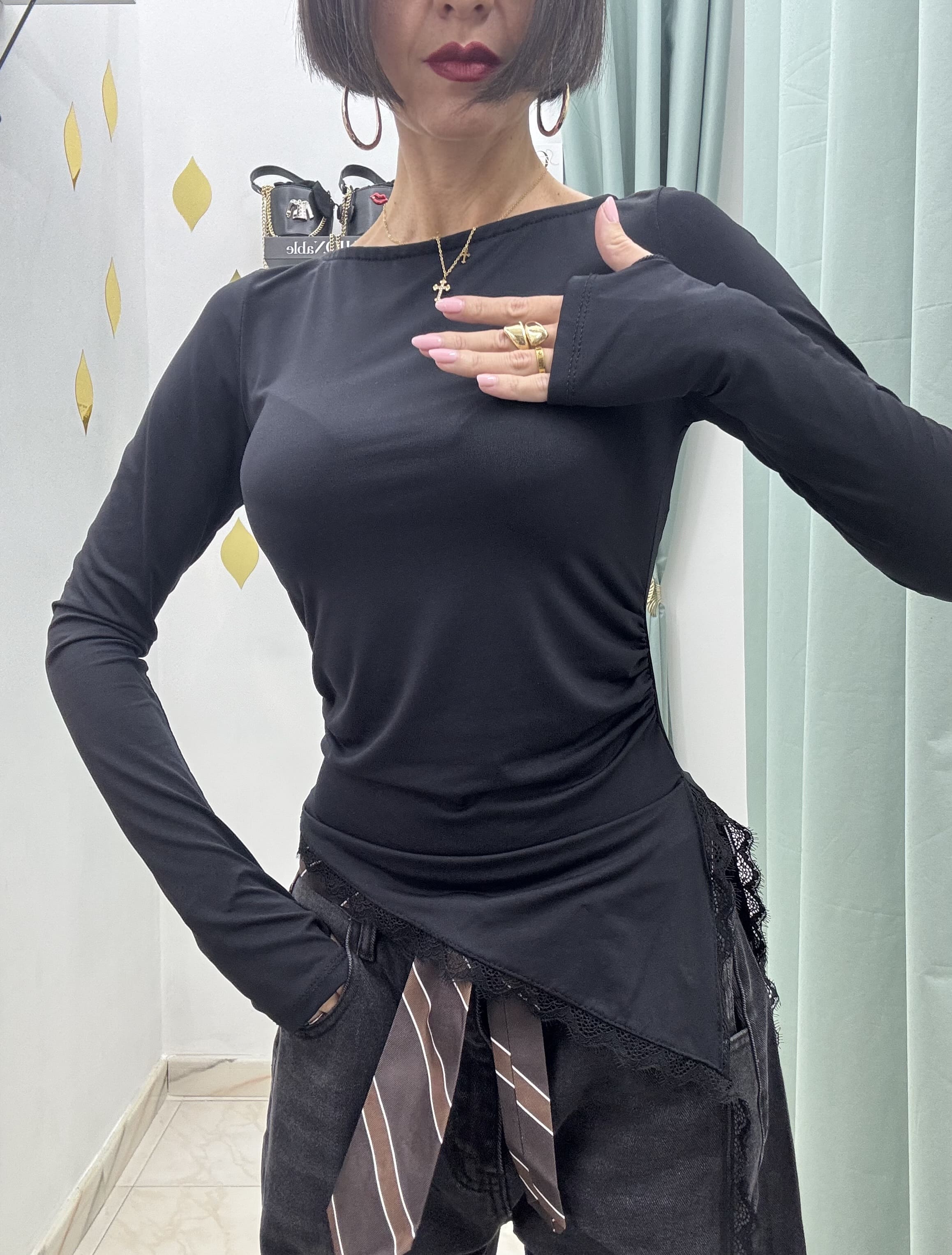 Maglia elasticizzata asimmetrica con pizzo e foro al pollice – Taglia unica– Nera, Bordeaux o Marrone