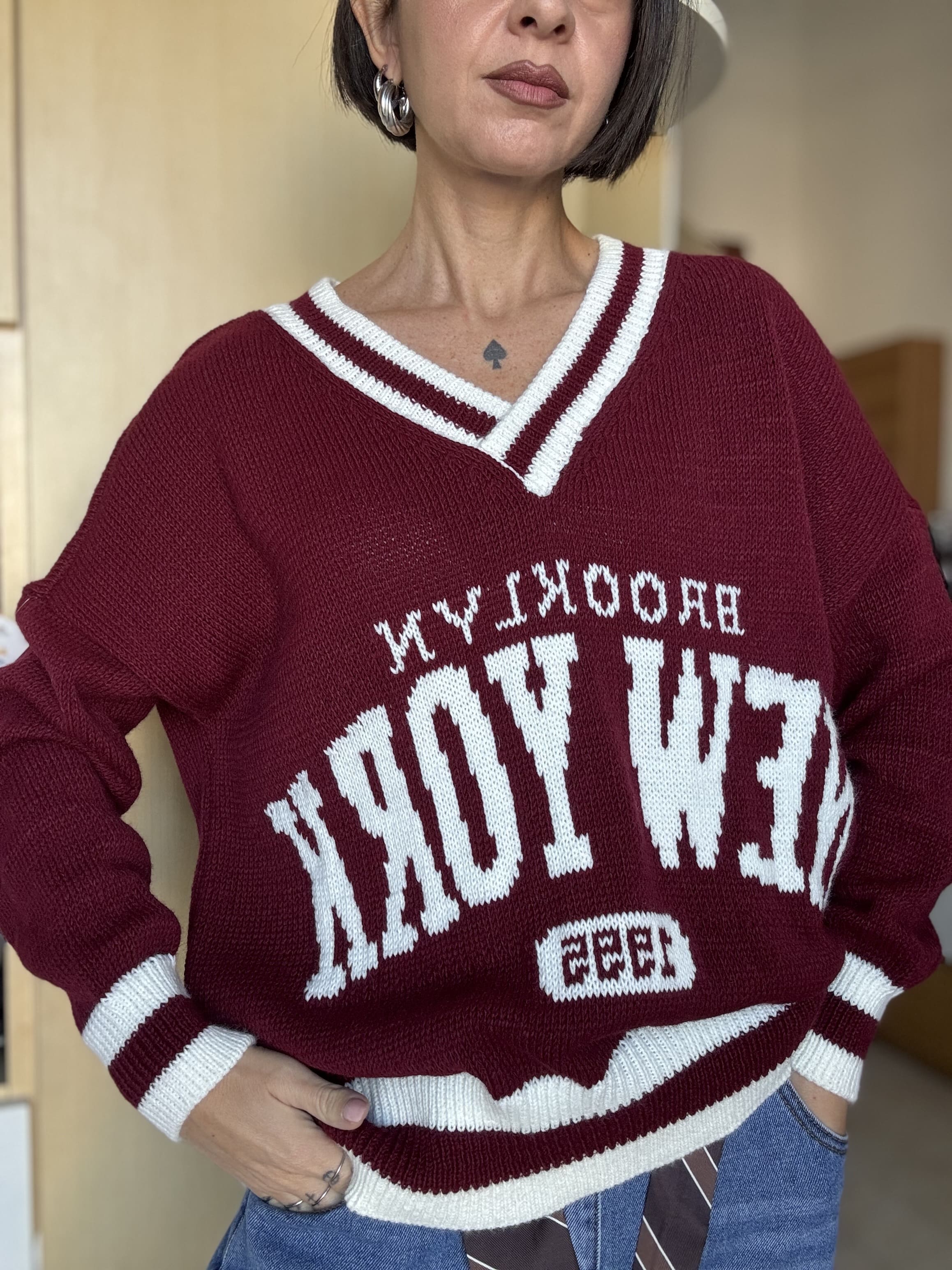 Maglione donna con scollo a V e scritta New York – Taglia unica