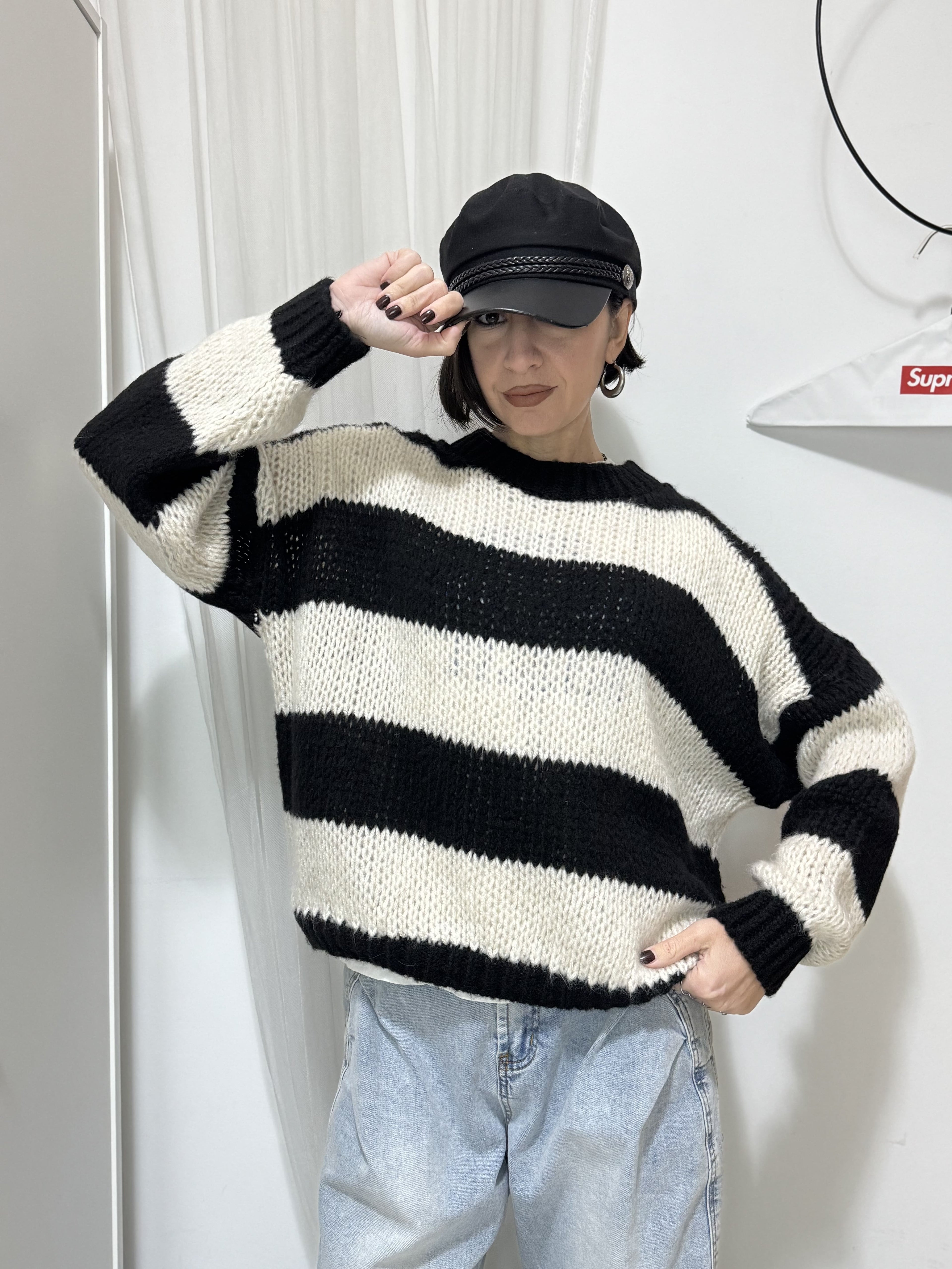 Maglione oversize a righe – morbidezza assoluta, stile senza sforzo.