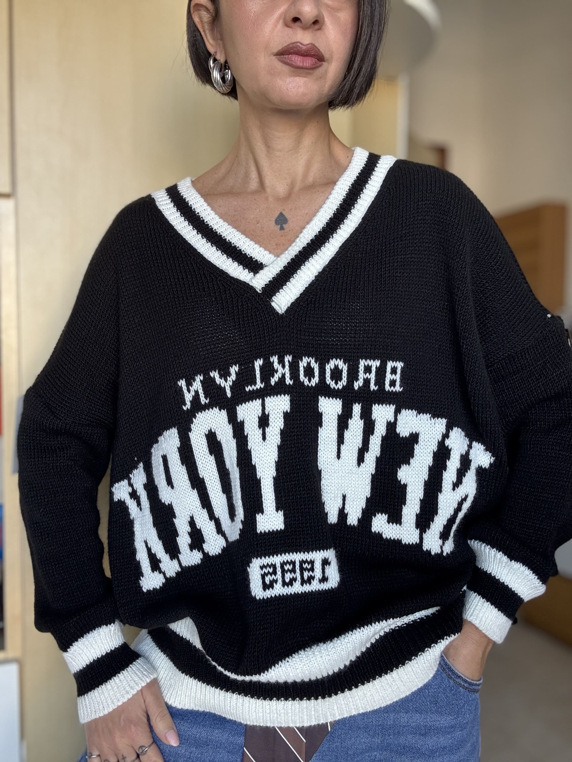 Maglione donna con scollo a V e scritta New York – Taglia unica