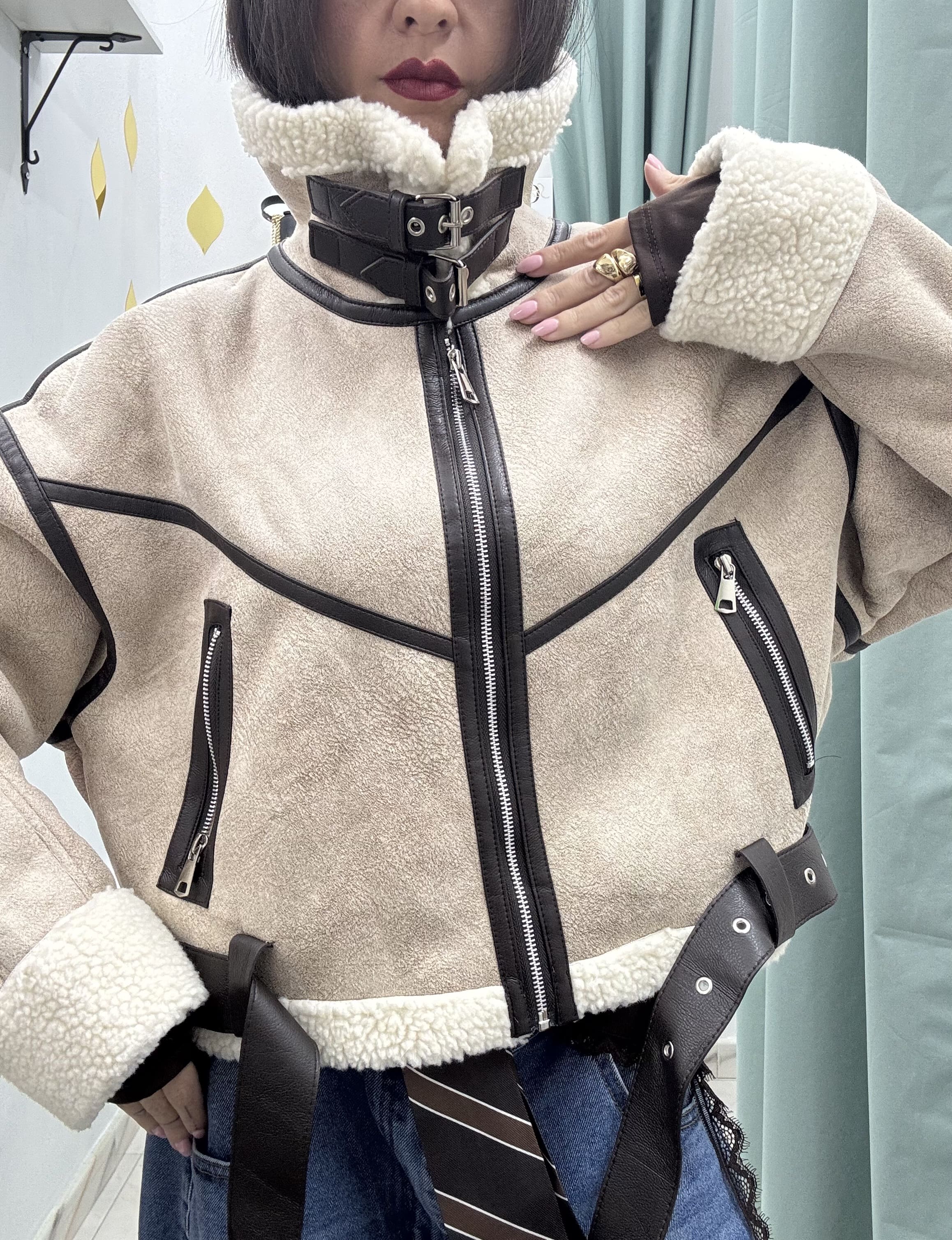 Giubbino in montone ecologico con pelliccia interna – Dettagli in similpelle e cintura – Taglia unica fino a XL