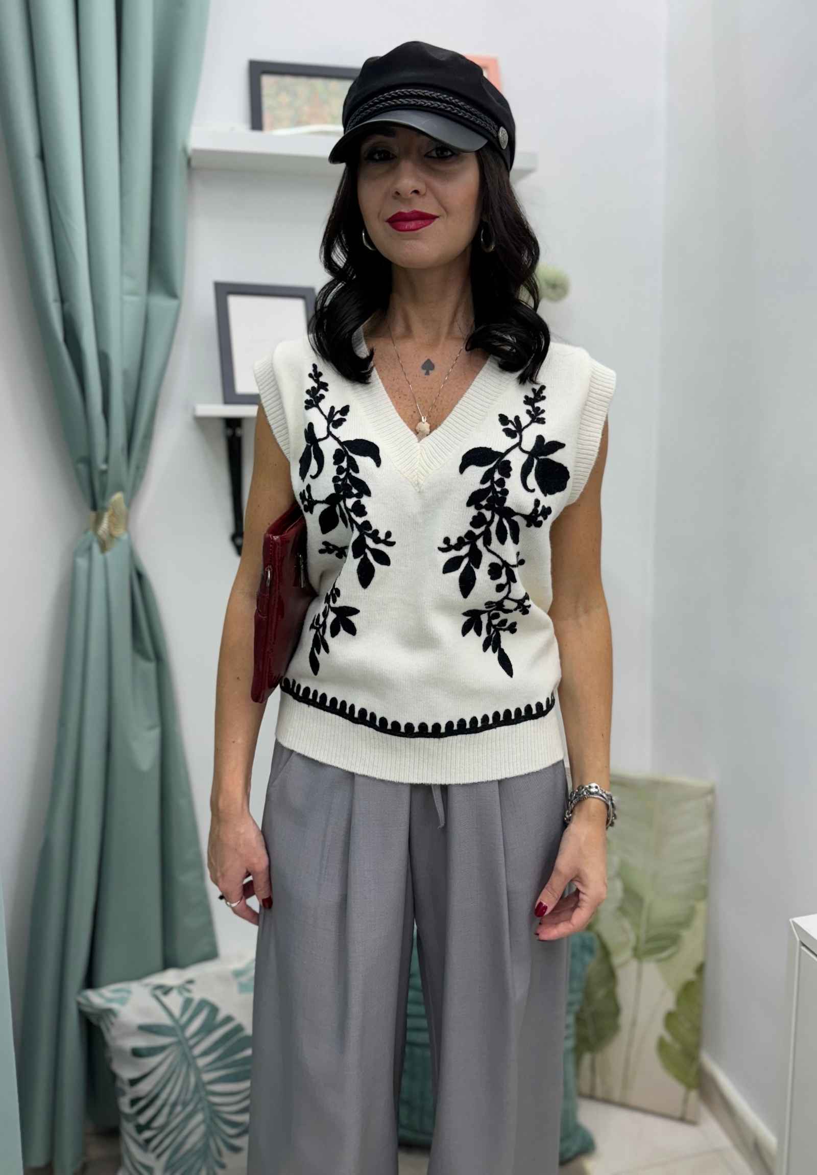 Pantaloni palazzo con pences e fascia