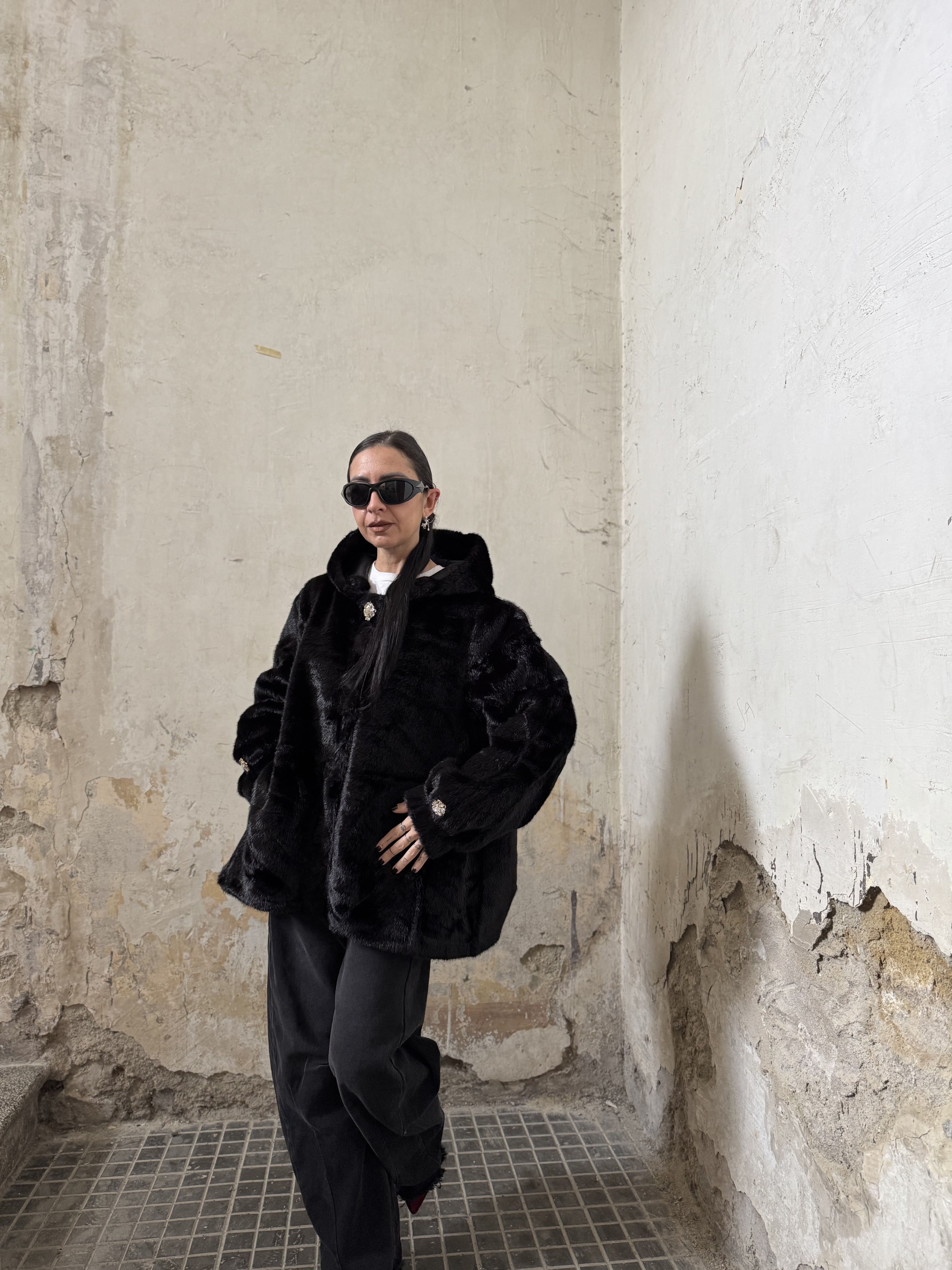 Ecofur con Cappuccio e Bottoni Gioiello (S–XL)