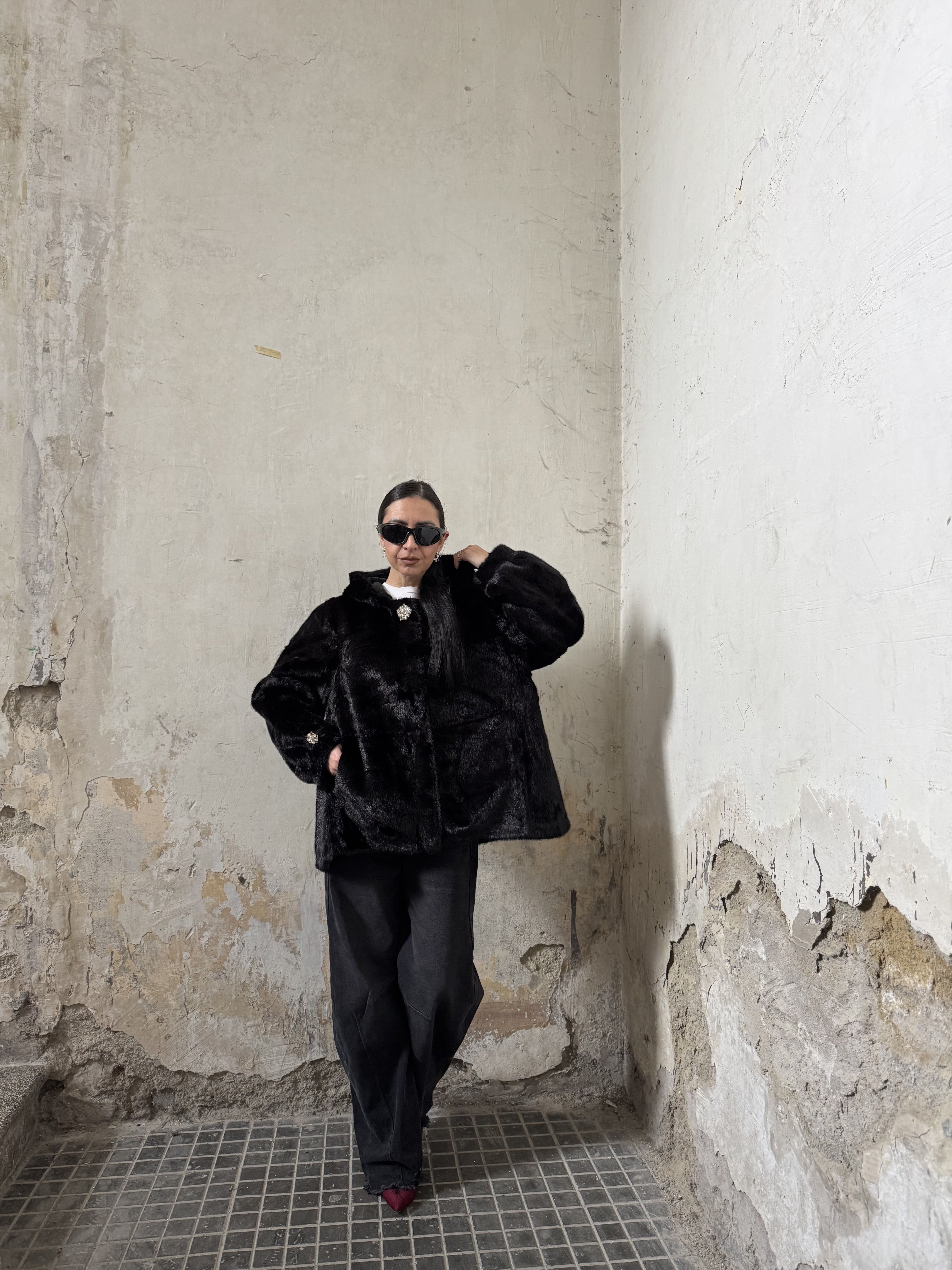 Ecofur con Cappuccio e Bottoni Gioiello (S–XL)