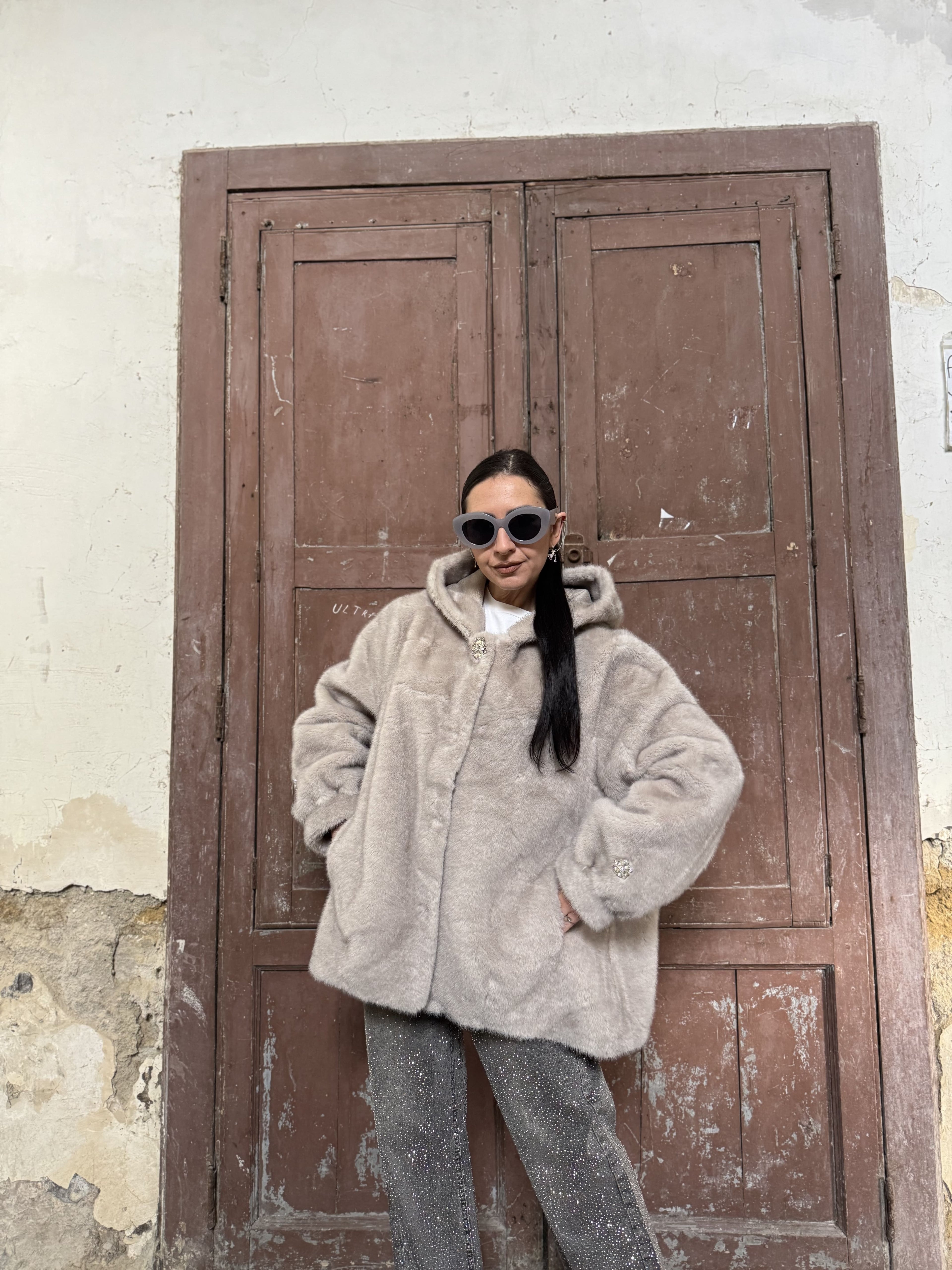 Ecofur con Cappuccio e Bottoni Gioiello (S–XL)