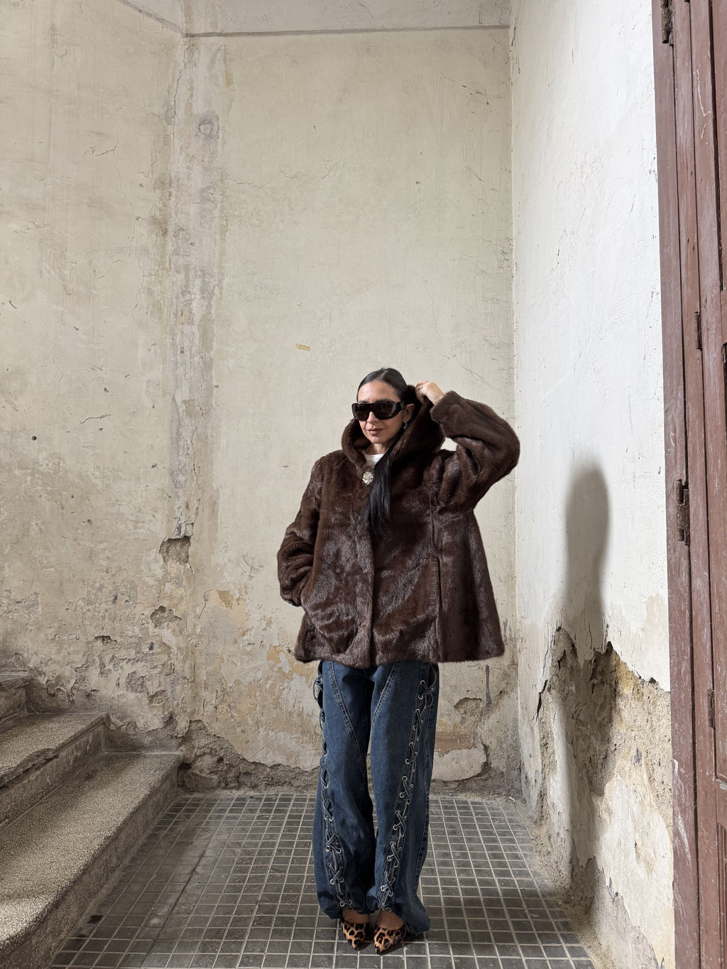 Ecofur con Cappuccio e Bottoni Gioiello (S–XL)