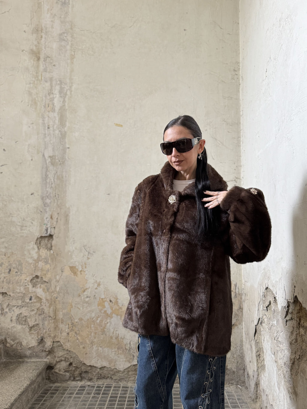 Ecofur con Cappuccio e Bottoni Gioiello (S–XL)