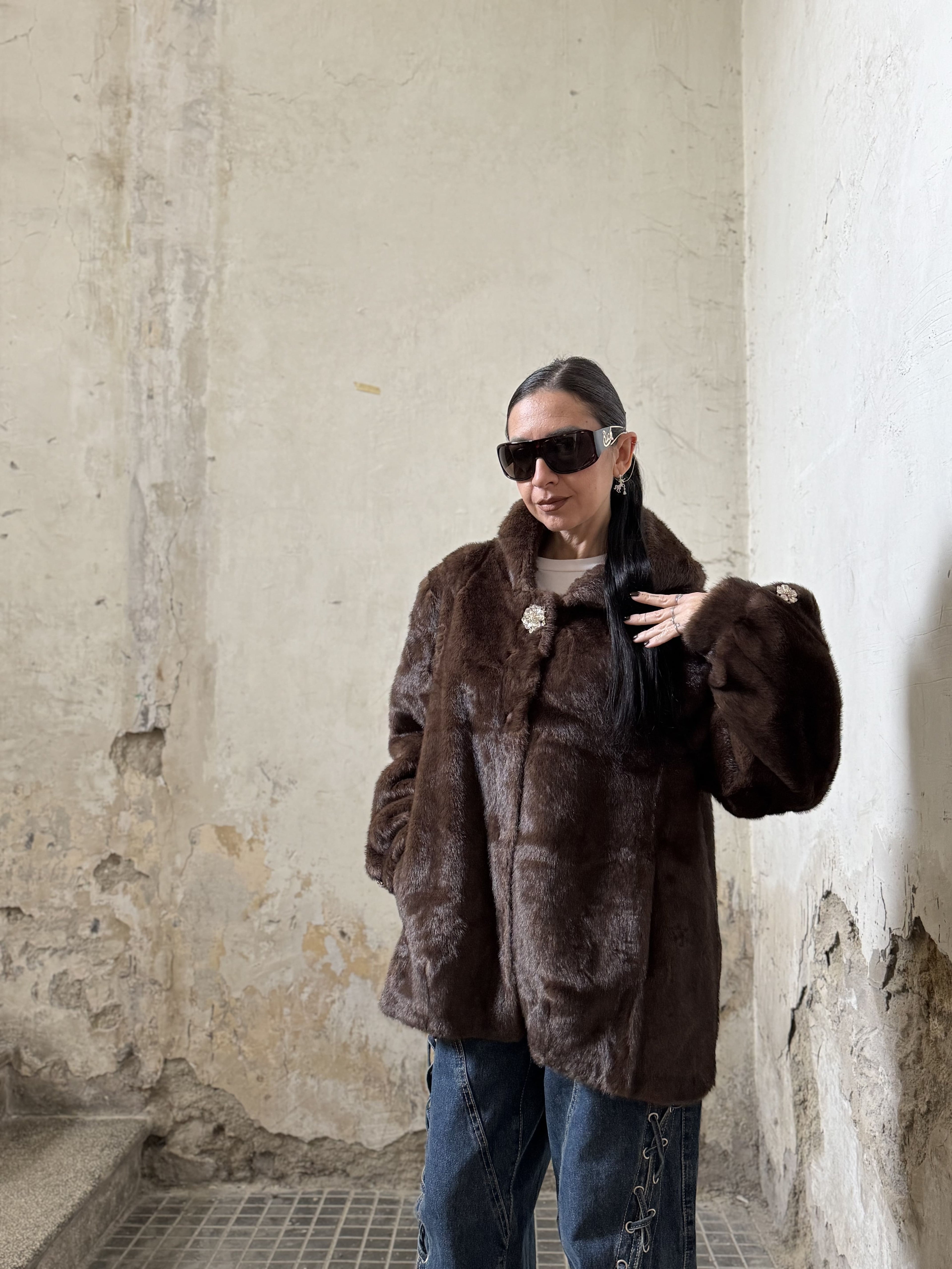 Ecofur con Cappuccio e Bottoni Gioiello (S–XL)