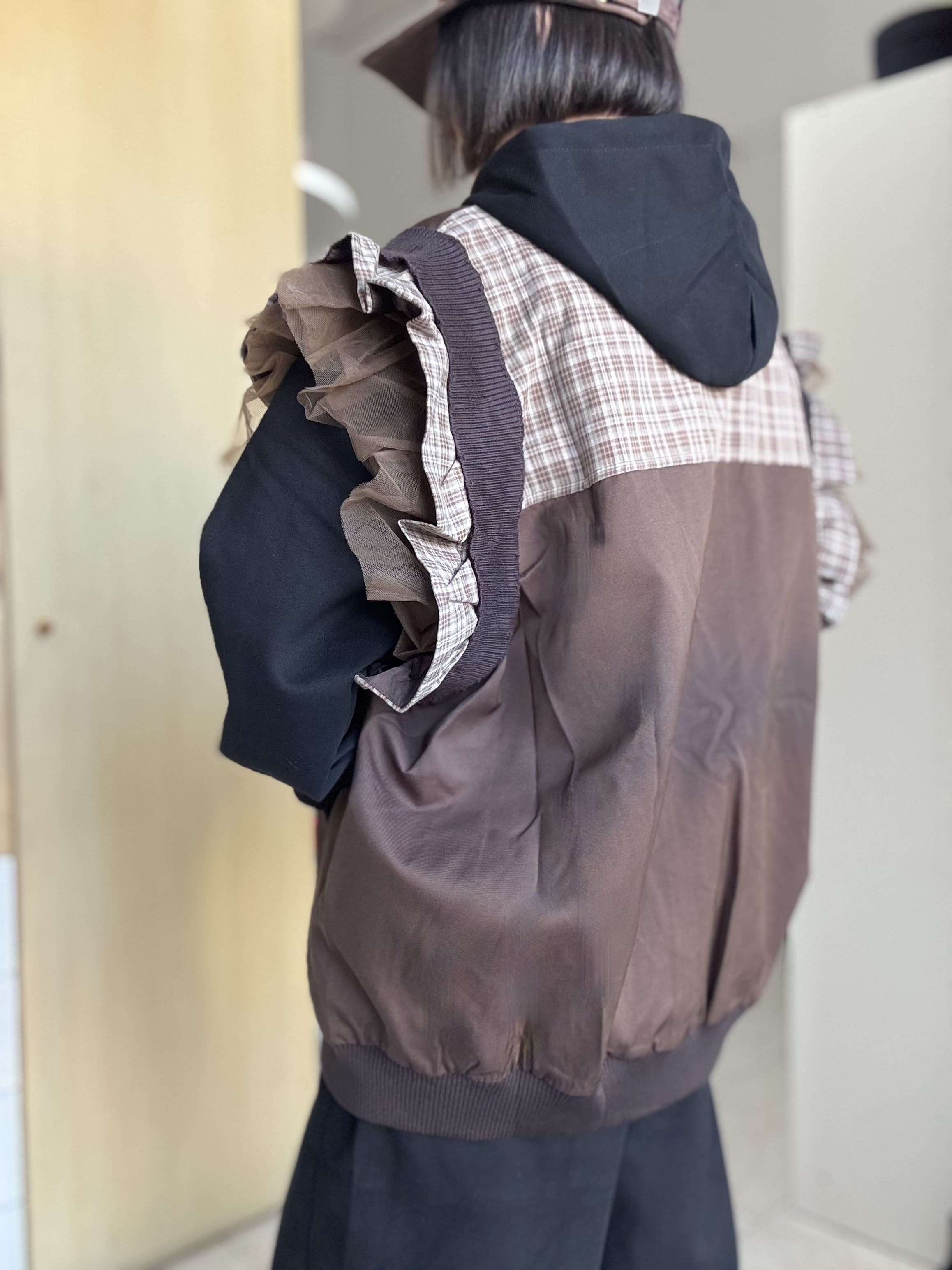 Smanicato Oversize da Donna con Volant in Tulle e Dettagli Scozzesi MOON KISS