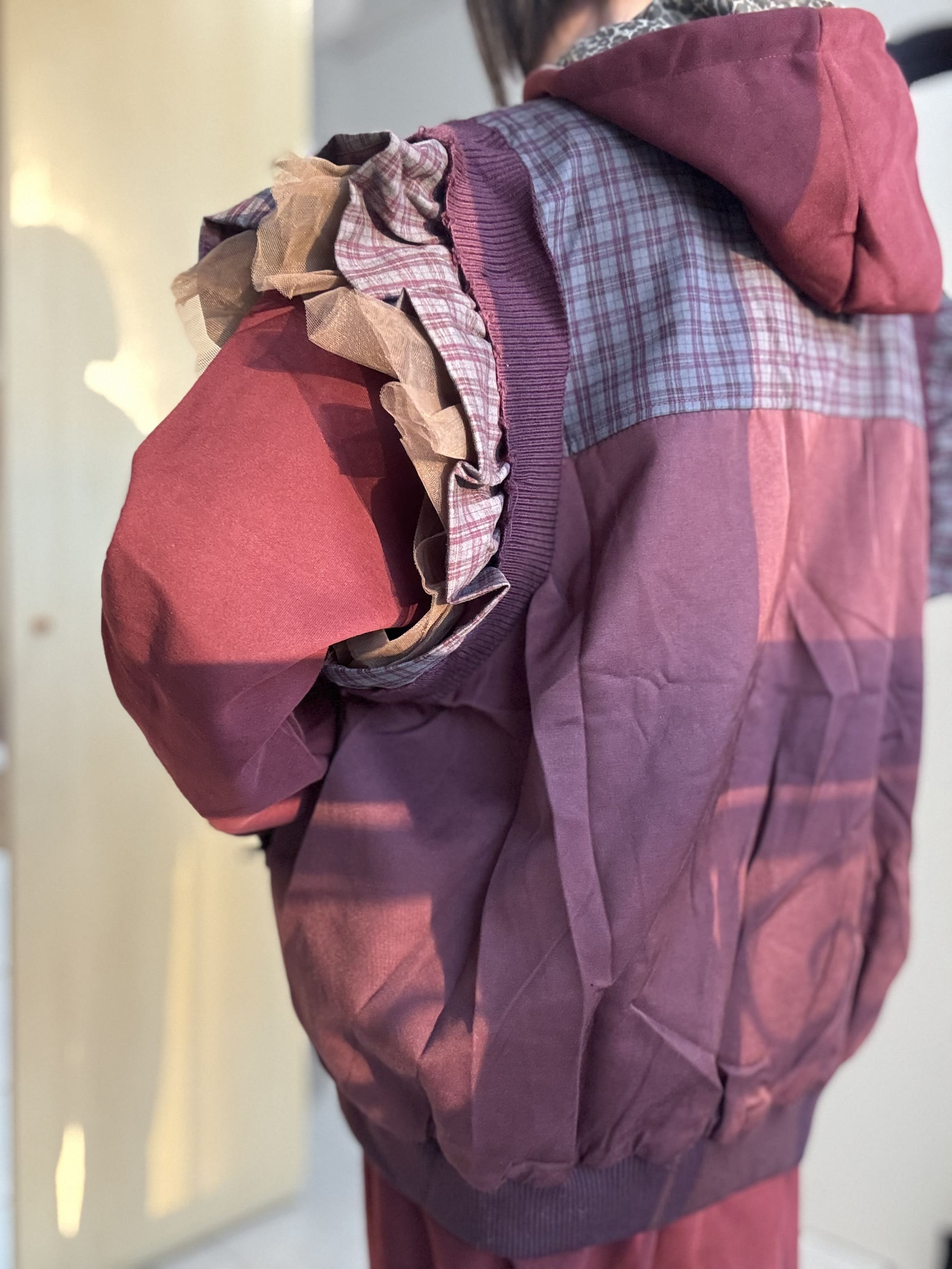 Smanicato Oversize da Donna con Volant in Tulle e Dettagli Scozzesi MOON KISS