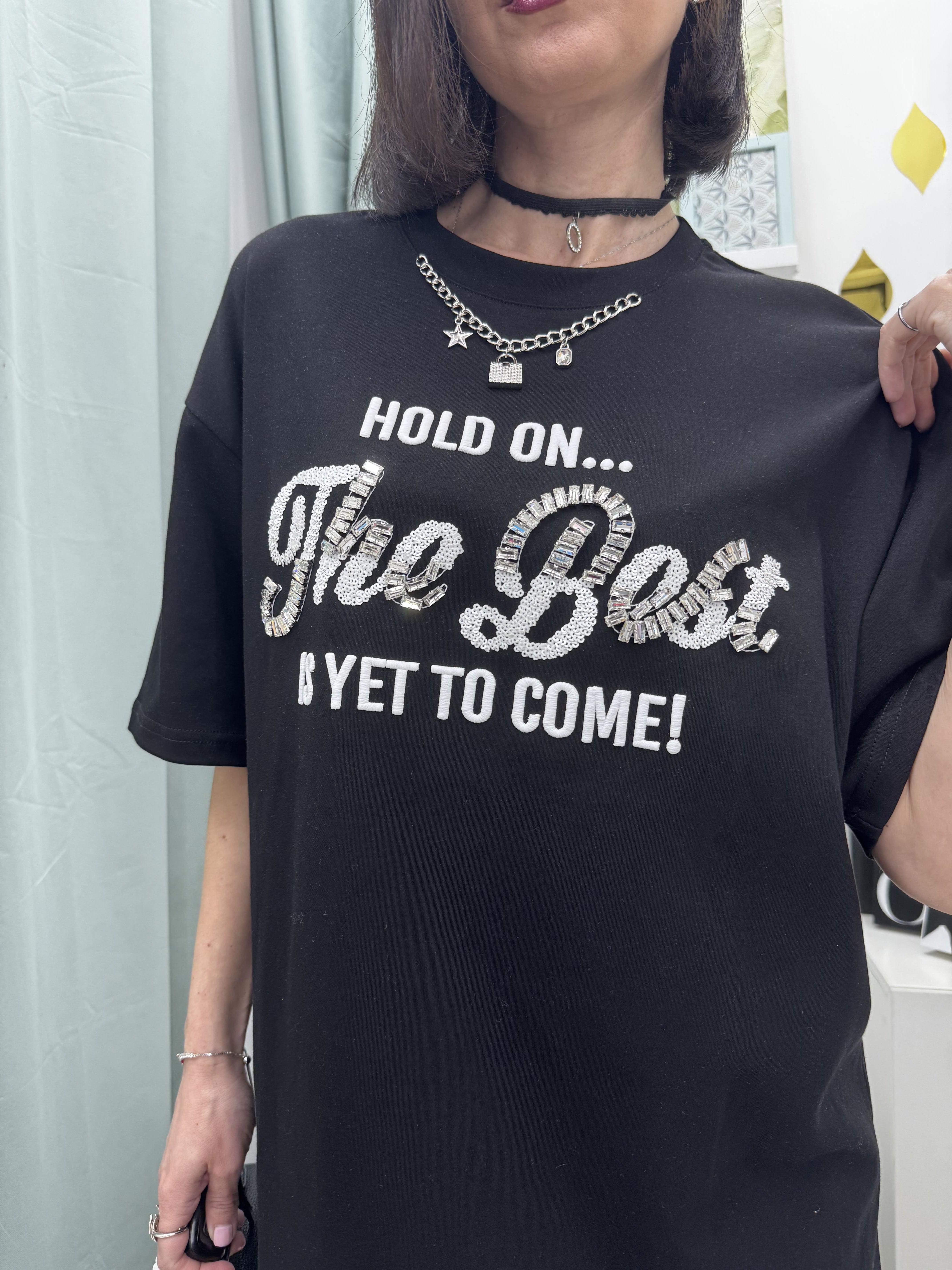 T-shirt "The best is yet to come" oversize con strass