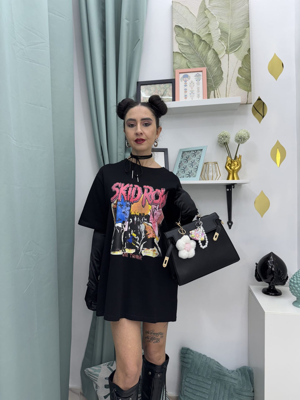 T-shirt con stampa e guanti lunghi