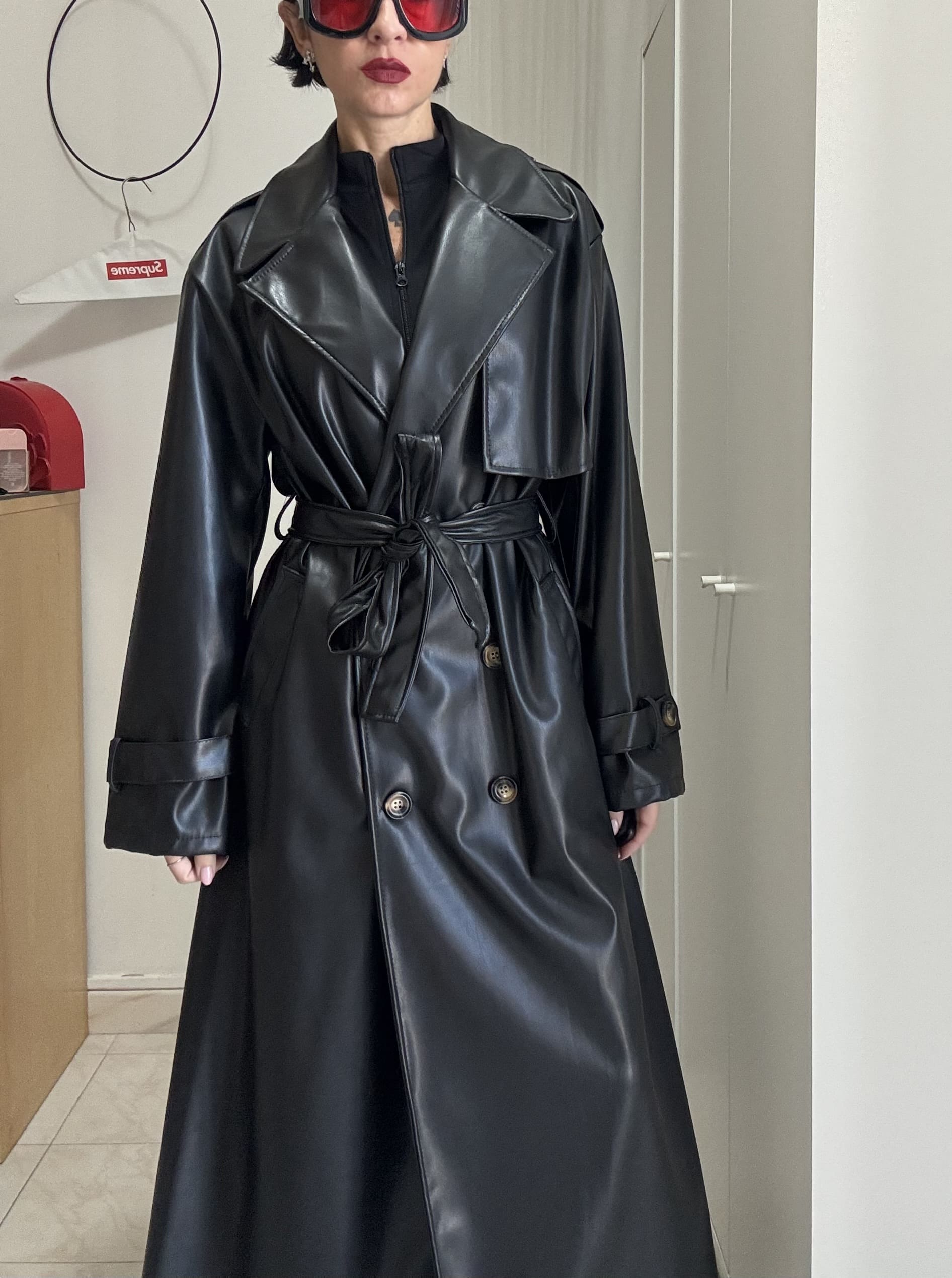 Trench Lungo Donna Nero in Similpelle Top Quality – Doppio Petto con Cintura