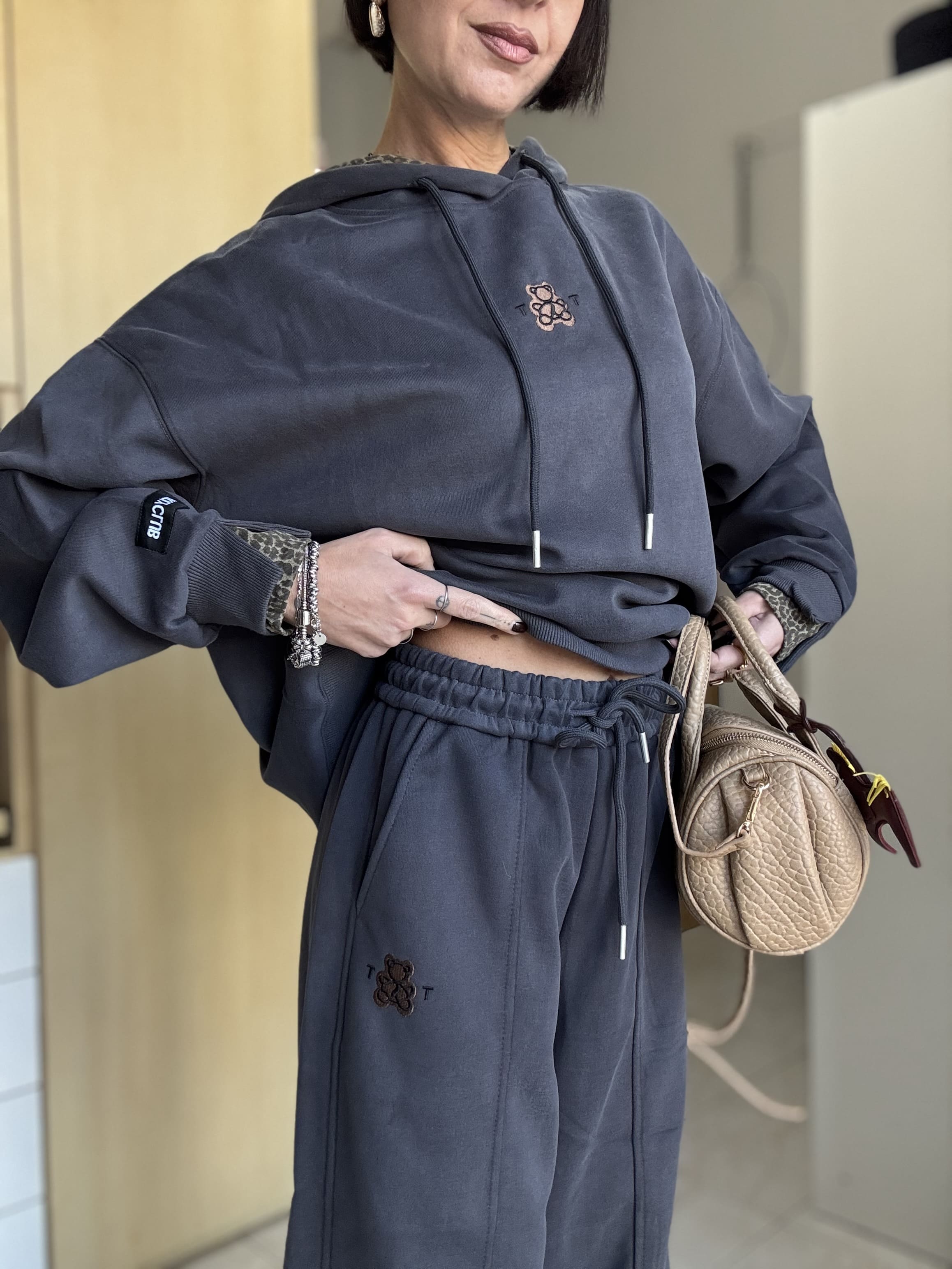 Coordinato Tuta da Donna Oversize in Cotone con Orsetto Ricamato e Dettagli Maculati MOON KISS